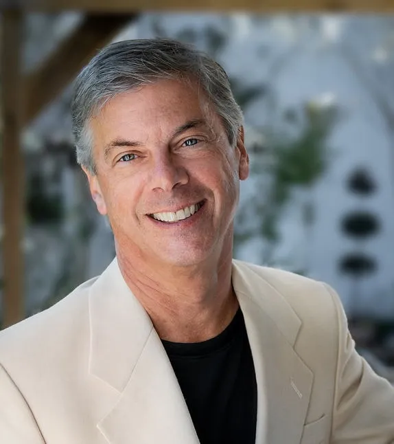 Photo of Curtis Tucker