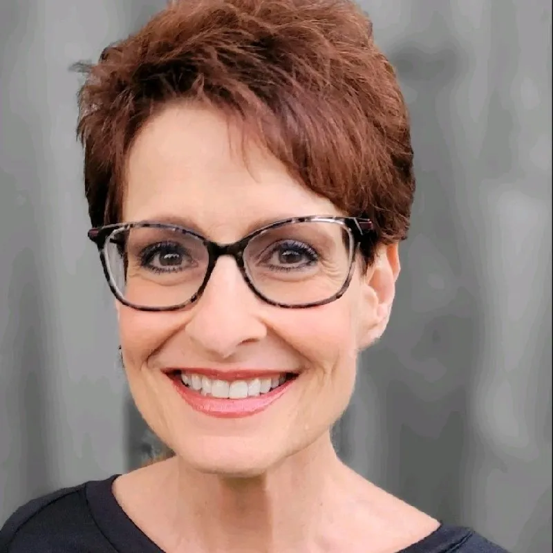 Photo of Ellen Hare